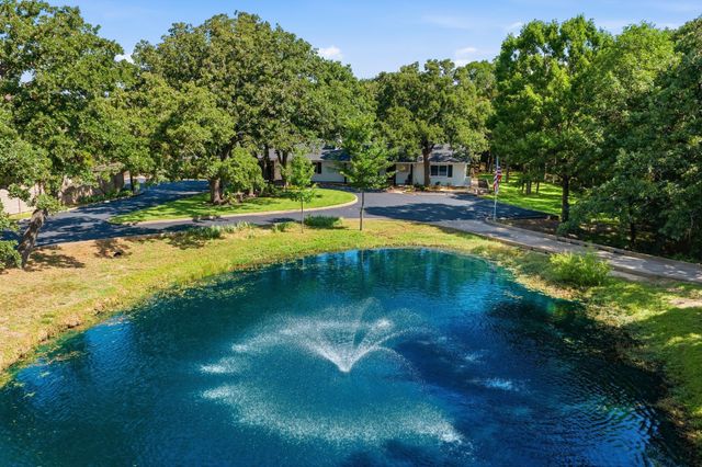 3001 Curry Road, Arlington, TX 76001