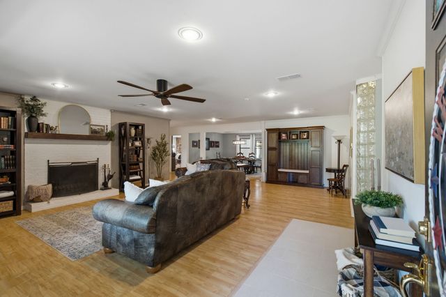 3001 Curry Road, Arlington, TX 76001