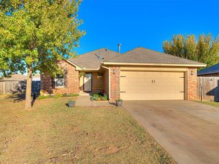 10701 SW 31st Court, Yukon, OK 73099