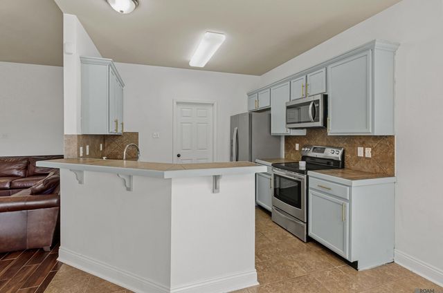 21198 Beau Chateau Blvd, Ponchatoula, LA 70454