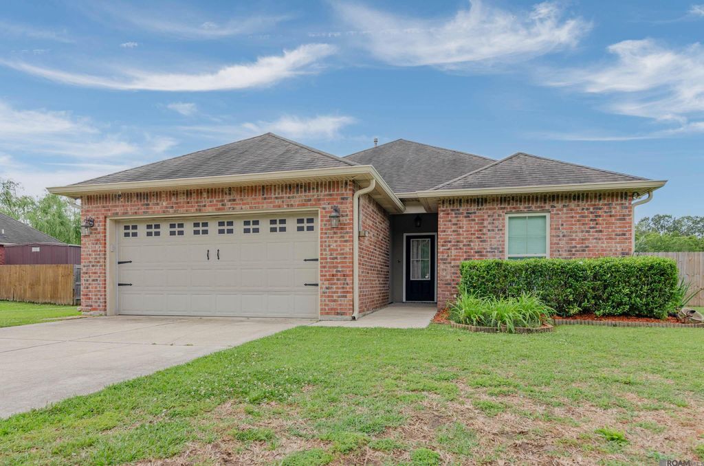 21198 Beau Chateau Blvd, Ponchatoula, LA 70454