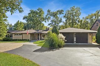 16280 W Woodbine Circle, Vernon Hills, IL 60061