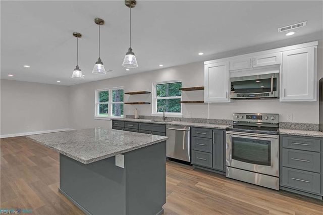 591 Possum Point RD, Port Haywood, VA 23138