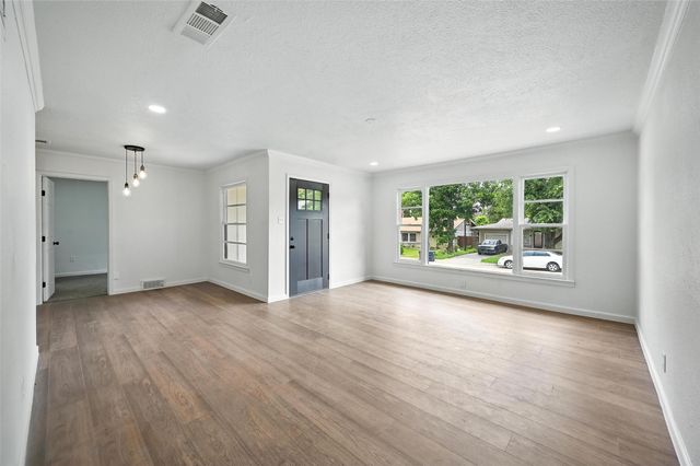 5416 Purington Avenue, Fort Worth, TX 76112