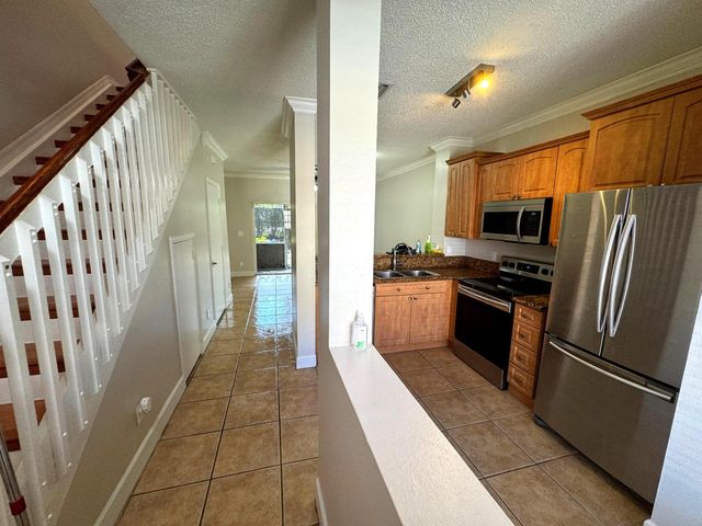 752 SW 122nd Terrace, Pembroke Pines, FL 33025