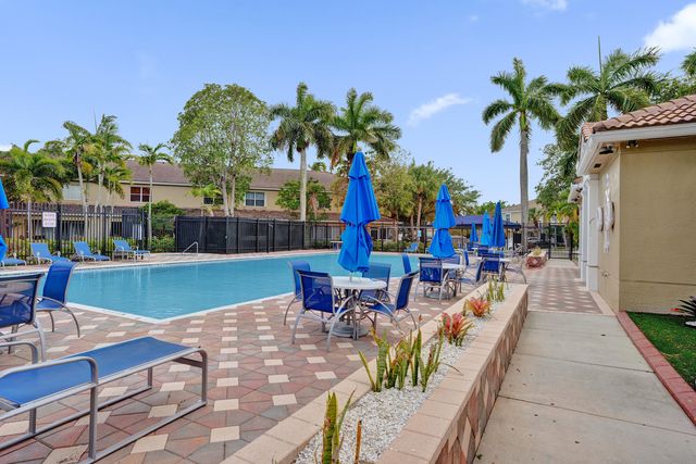 752 SW 122nd Terrace, Pembroke Pines, FL 33025