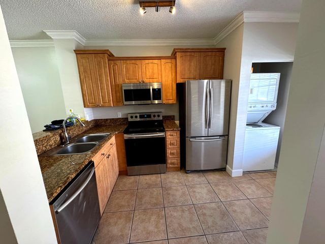 752 SW 122nd Terrace, Pembroke Pines, FL 33025