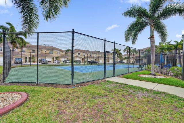 752 SW 122nd Terrace, Pembroke Pines, FL 33025