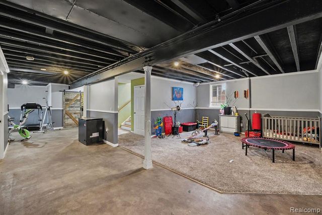 4251 E Maple Avenue, Grand Blanc, MI 48439