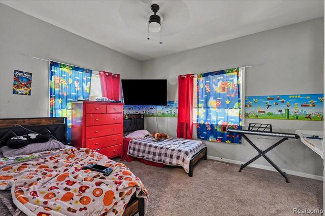 4251 E Maple Avenue, Grand Blanc, MI 48439
