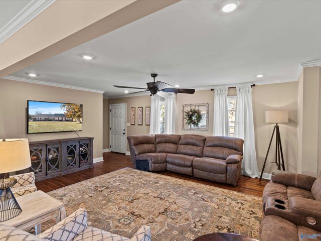 880 County Road 299, Trinity, AL 35673