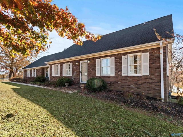 880 County Road 299, Trinity, AL 35673