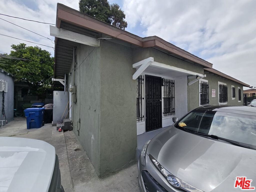 Image 2 of property listing at 223 E 74th Street, Los Angeles, CA 90003