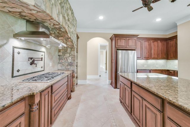 9120 Kenilworth Street, Houston, TX 77024