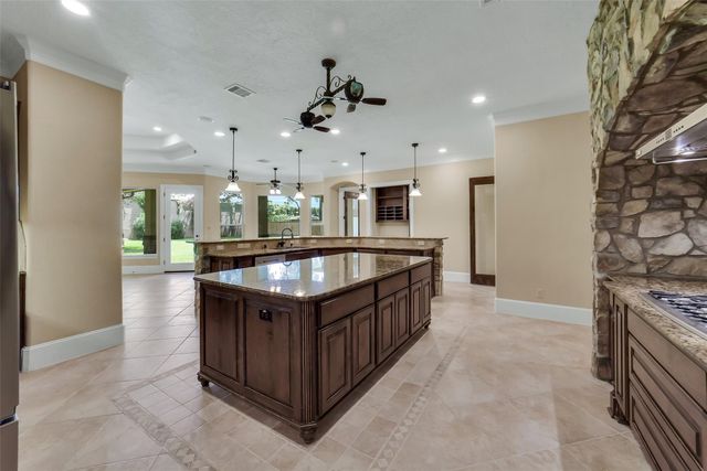 9120 Kenilworth Street, Houston, TX 77024