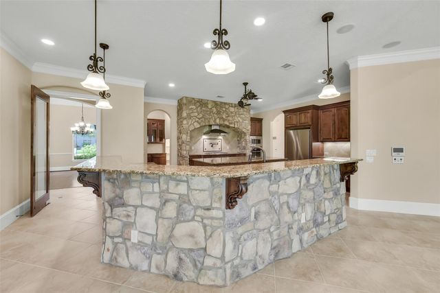9120 Kenilworth Street, Houston, TX 77024