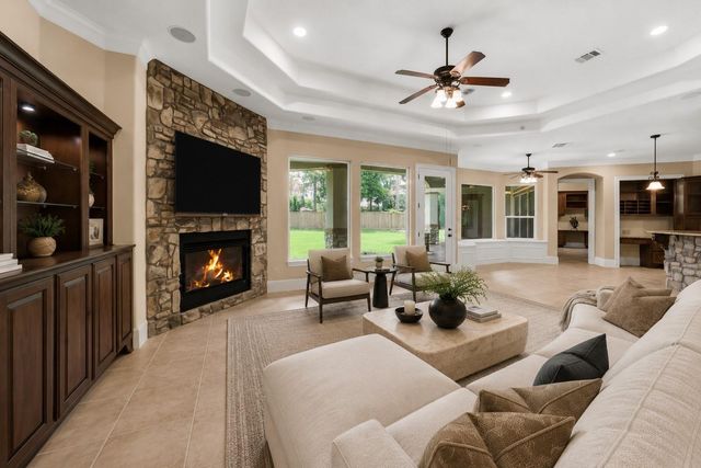9120 Kenilworth Street, Houston, TX 77024