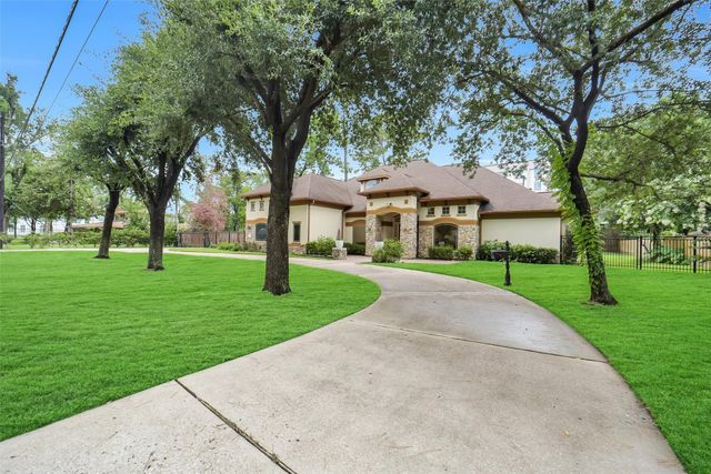 9120 Kenilworth Street, Houston, TX 77024