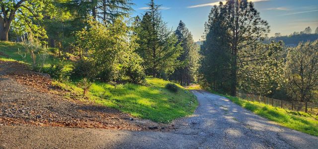 2410 Willow Creek Ct, Cool, CA 95614