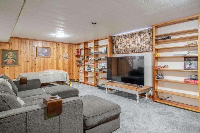 317 WINDEMERE DR, Staunton, VA 24401