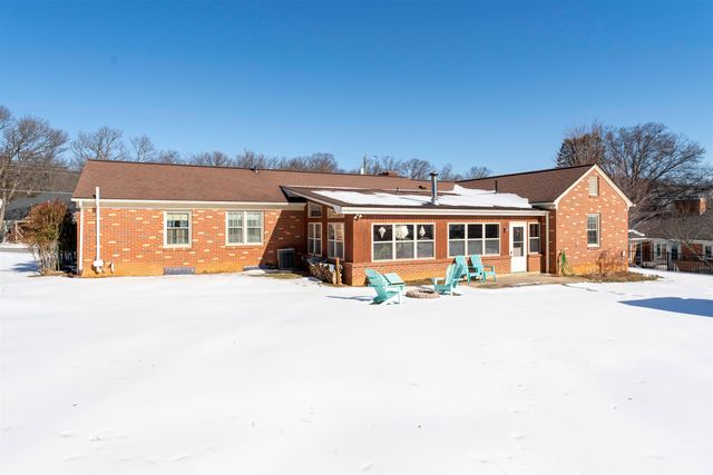 317 WINDEMERE DR, Staunton, VA 24401