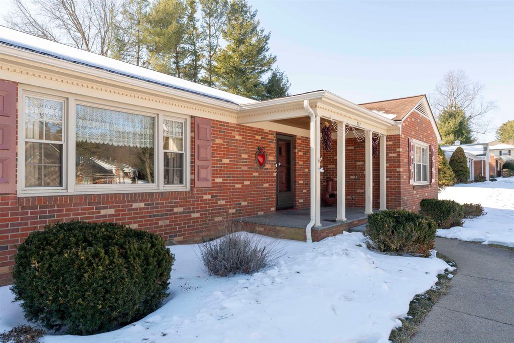 317 WINDEMERE DR, Staunton, VA 24401