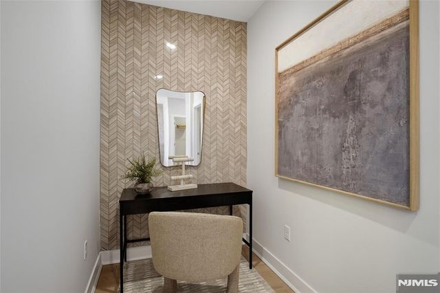 22 Arlington Place, Oakland, NJ 07036