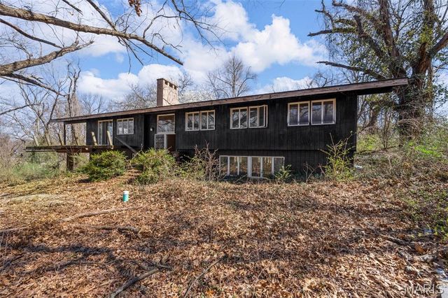 1400 Hudson Road, St Louis, MO 63135
