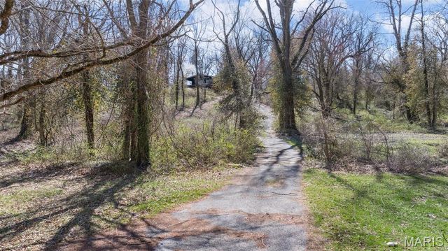 1400 Hudson Road, St Louis, MO 63135