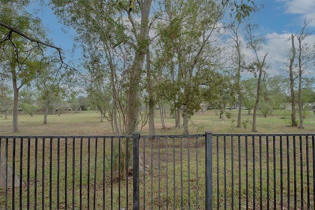 10411 Village Lake Drive, Missouri City, TX 77459
