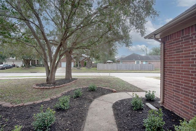 10411 Village Lake Drive, Missouri City, TX 77459