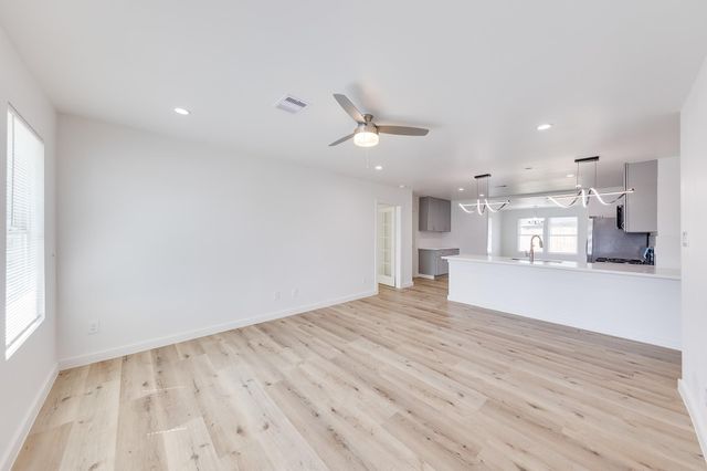 3635 Ward Street, Houston, TX 77021