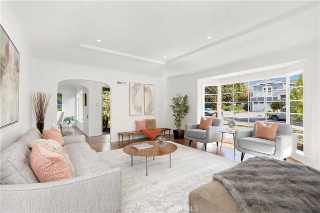 4225 Beeman Avenue, Studio City, CA 91604