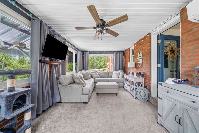 4768 Rolling Hills Road, Whitehall, PA 15236