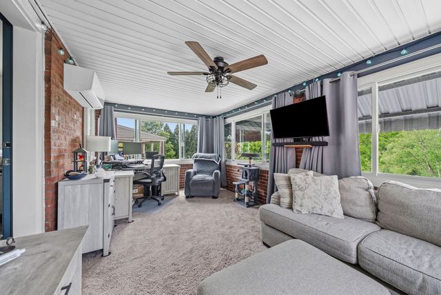 4768 Rolling Hills Road, Whitehall, PA 15236