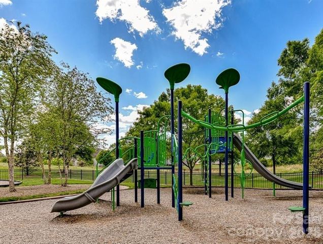 14020 Helen Benson Boulevard, Davidson, NC 28036