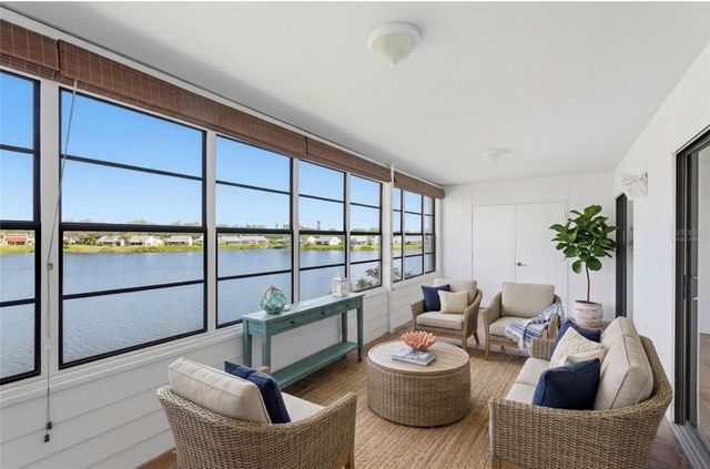 211 LAKEWOOD DRIVE 211, Bradenton, FL 34210