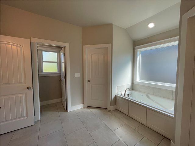 18 Olmsted Circle, Bella Vista, AR 72715