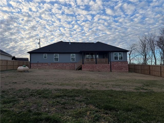 18 Olmsted Circle, Bella Vista, AR 72715