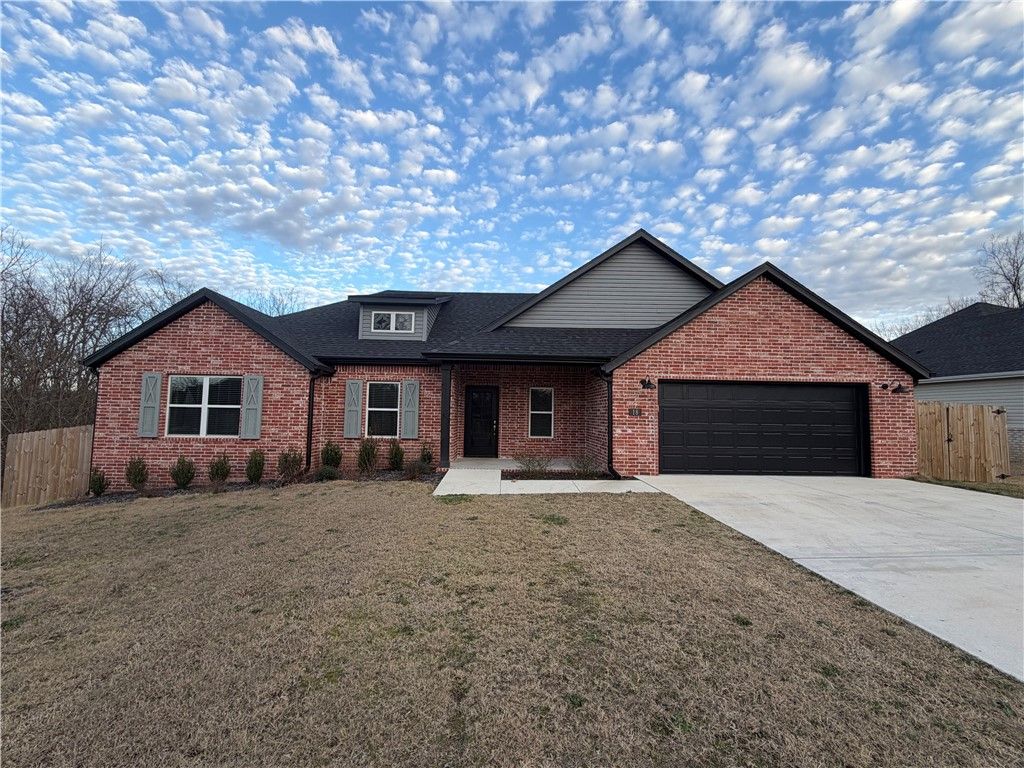 18 Olmsted Circle, Bella Vista, AR 72715