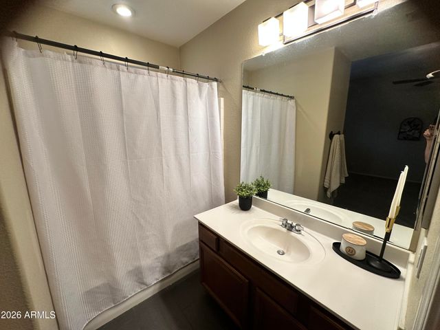 8009 W BECK Lane, Peoria, AZ 85382