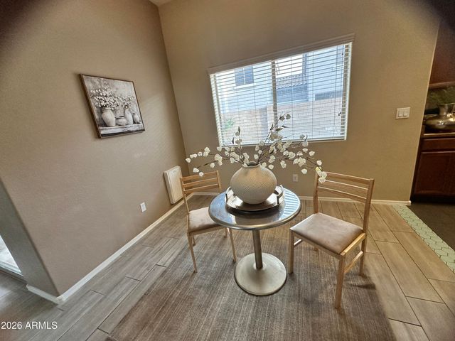 8009 W BECK Lane, Peoria, AZ 85382