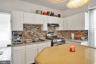 44 E CENTER ST, Lititz, PA 17543