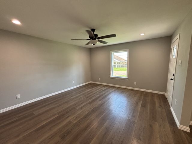 113 W Mt Vernon Street, Mabank, TX 75147