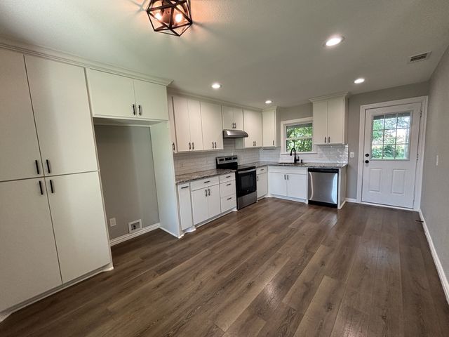 113 W Mt Vernon Street, Mabank, TX 75147