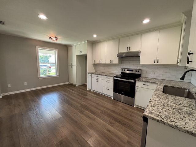 113 W Mt Vernon Street, Mabank, TX 75147