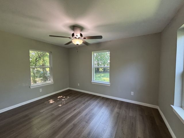113 W Mt Vernon Street, Mabank, TX 75147