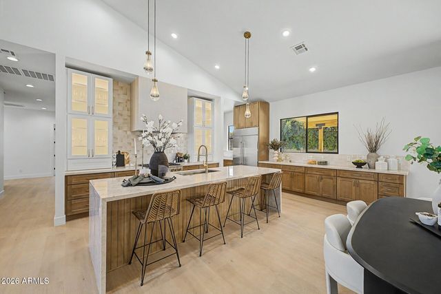 5101 E Laurel Lane, Scottsdale, AZ 85254