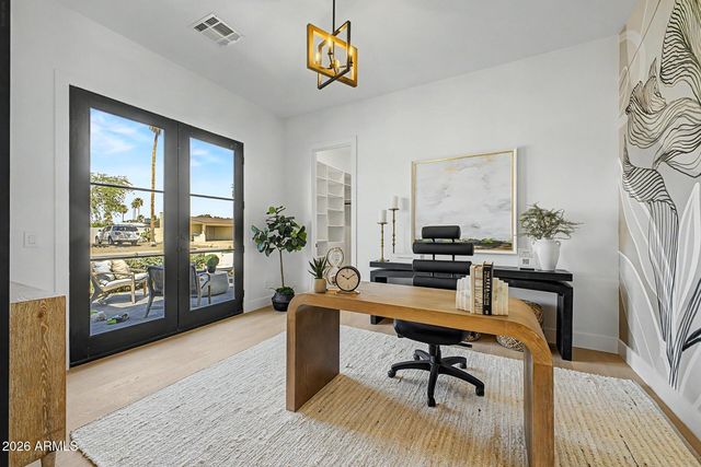 5101 E Laurel Lane, Scottsdale, AZ 85254