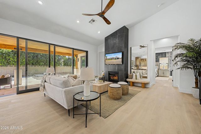 5101 E Laurel Lane, Scottsdale, AZ 85254